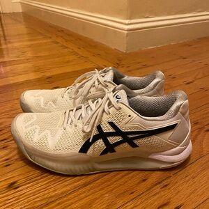ASICS gel resolution tennis shoes - almost new!
